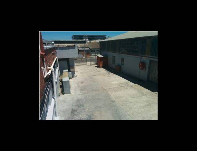 1,136M² FACTORY RENTED IN PAROW CENTRAL